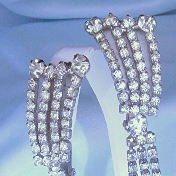 Rare VTG JULIANA D&E Statement Clip-On Waterfall Earrings Clear AUS Crystal RS - Picture 2 of 5